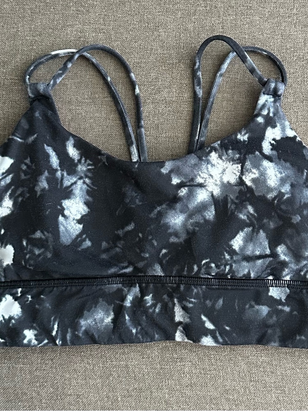 Lululemon Black & White Tie-Dye Strappy Sports Bra size M